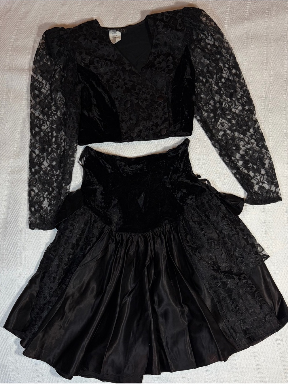 Vintage 80s 90s Steppin' Out Black Velvet Lace Two-Piece Set Skirt Crop Top Sz 3